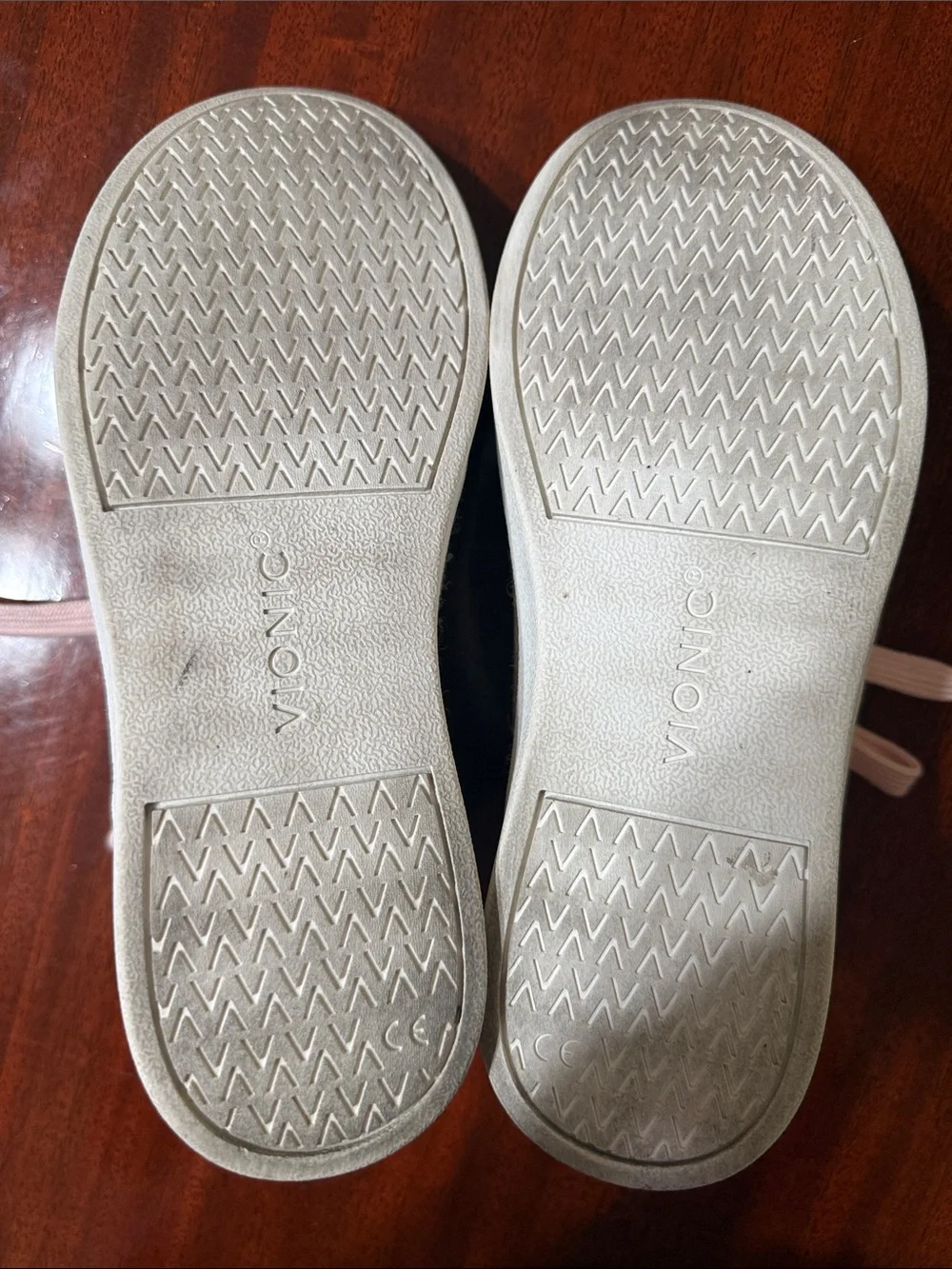 Vionic Winny leather sneakers